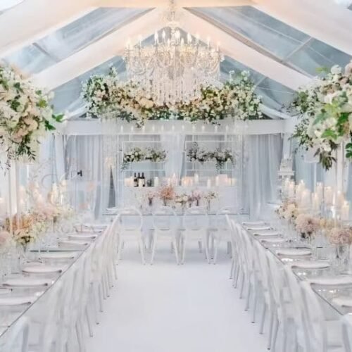 crystal-clear-acrylic-dining-table-and-ghost-chairs (3) crystal-clear-acrylic-dining-table-and-ghost-chairs (3)