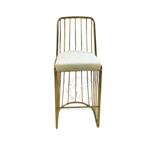 Sophisticated bar stool with soft white fabric upholstery and an elegant openwork gold metal frame. The airy design makes it ideal for wedding banquets, hotel events and garden parties.