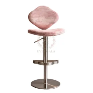 Elegant pink velvet bar stool with a polished gold metal base and adjustable swivel function. Perfect for cocktail bars, bridal showers, themed weddings and boutique hotel lounges.