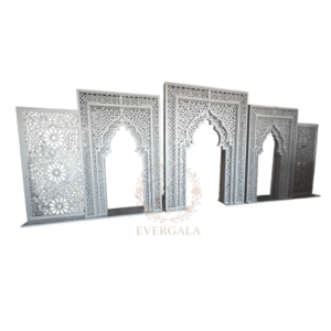 Elaborate mirror gold and white carved pattern backdrop wall for palace style luxury wedding decor